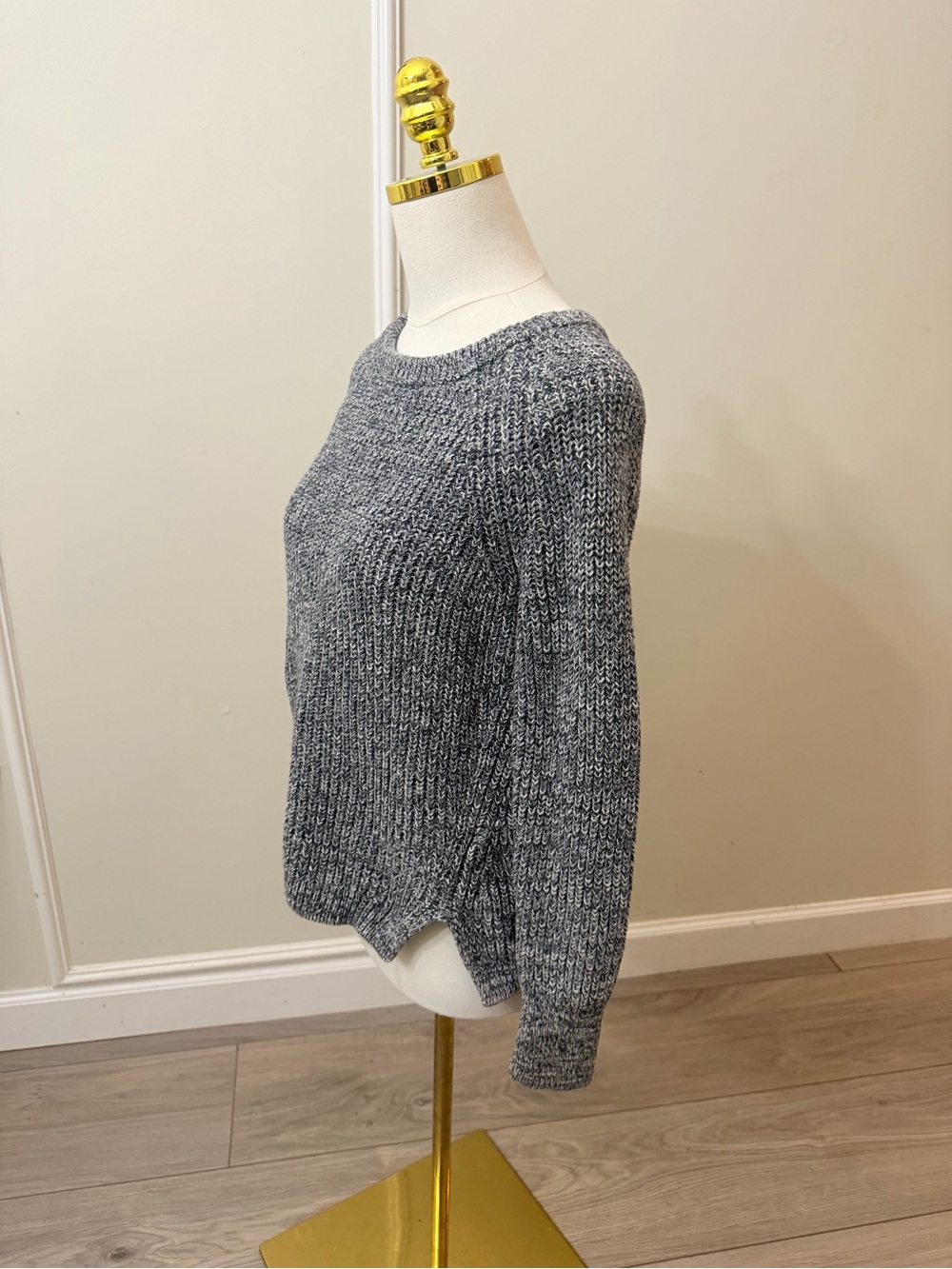 GAP Gray Marled Crewneck Sweater - Picture 3 of 8